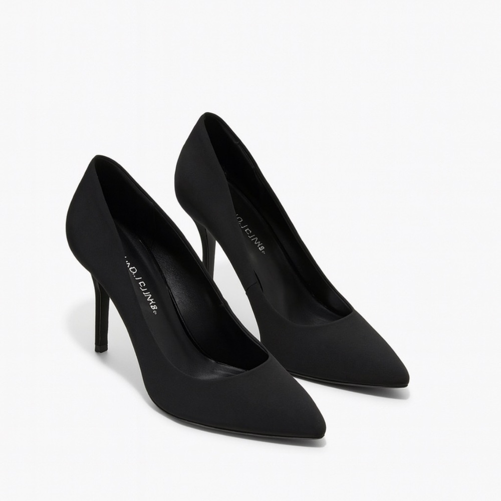 Donald J Pliner Brave-D Black Crepe Elastic Heels 9